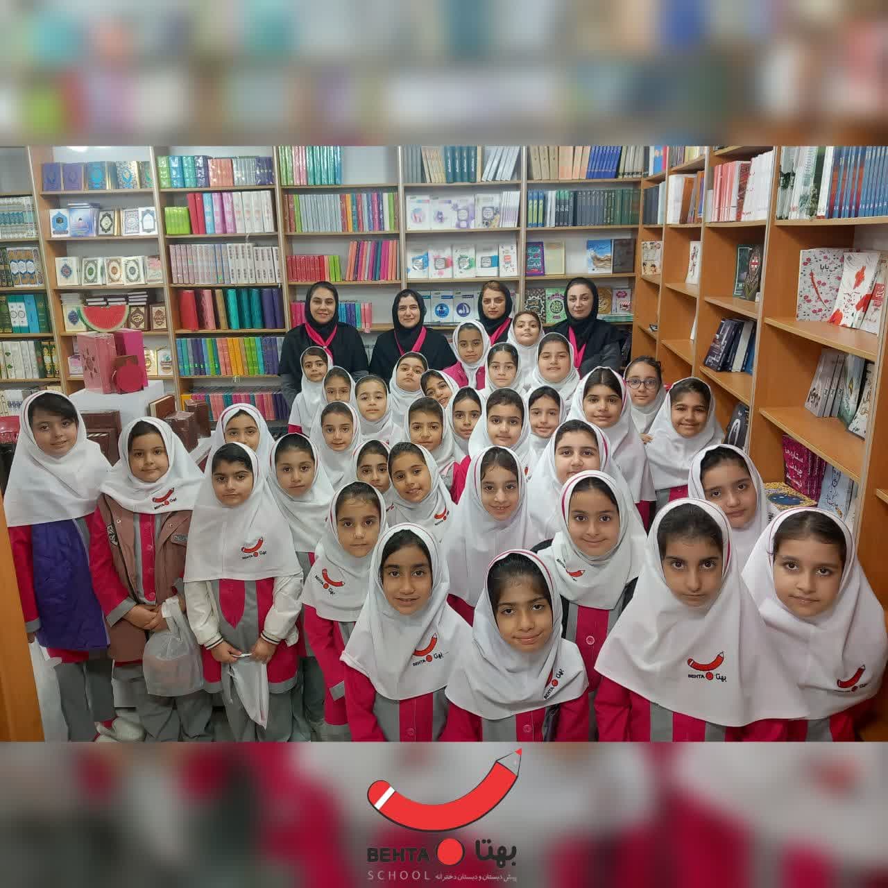 بازدید دختران بهتایی از کتاب شهر به مناسبت هفته کتاب و کتابخوانی