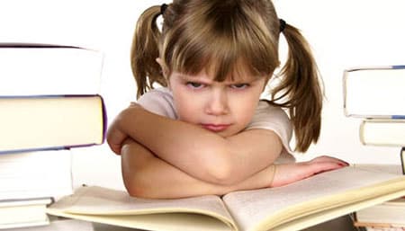 چگونه با مشق ننوشتن بچه ها برخورد کنیم؟